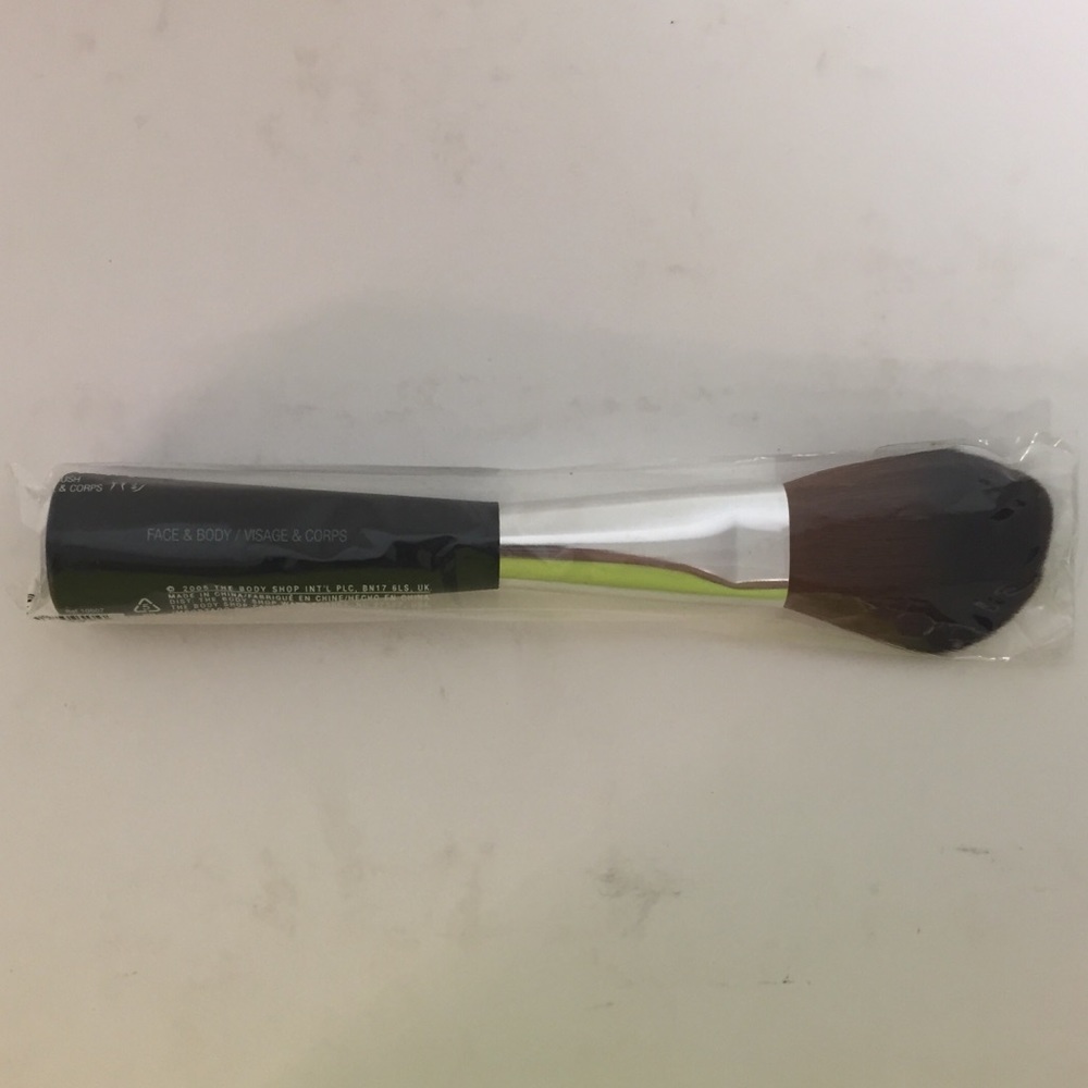LAST PRICE ⬇️ BNIP Body Shop Face & Body Brush